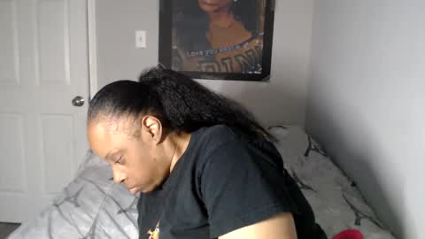 Snapshot of sexymona1218 chatting on 09.08.25 SexyMona online show from 09.08.25