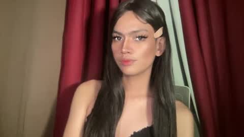 Snapshot of sexynakedweapon chatting on 05.12.26 LIEZEL online show from 05.12.26