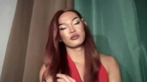 Snapshot of sexynakedweapon chatting on 05.14.26 LIEZEL online show from 05.14.26