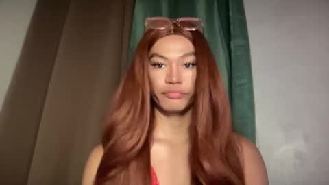 Snapshot of sexynakedweapon chatting on 05.17.26 LIEZEL online show from 05.17.26