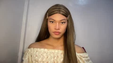 Snapshot of sexynakedweapon chatting on 05.23.26 LIEZEL online show from 05.23.26