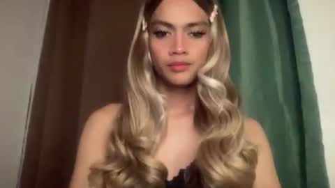 Snapshot of sexynakedweapon chatting on 05.26.26 LIEZEL online show from 05.26.26