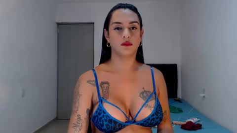 Snapshot of sexynatalia25 chatting on 06.27.26 Natalia Duran online show from 06.27.26