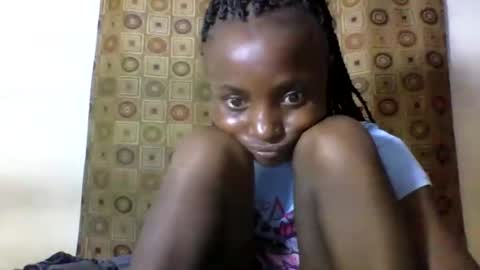 Snapshot of sexyneedle22 chatting on 02.07.25 VIVIAN online show from 02.07.25