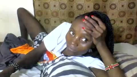 Snapshot of sexyneedle22 chatting on 02.09.25 VIVIAN online show from 02.09.25