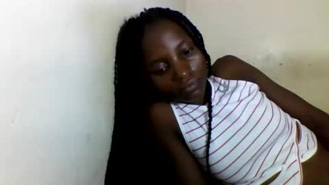 Snapshot of sexyneedle22 chatting on 02.14.25 VIVIAN online show from 02.14.25