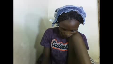 Snapshot of sexyneedle22 chatting on 02.17.25 VIVIAN online show from 02.17.25