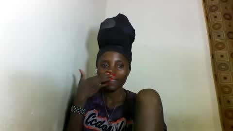 Snapshot of sexyneedle22 chatting on 02.18.25 VIVIAN online show from 02.18.25