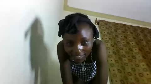 Snapshot of sexyneedle22 chatting on 02.21.25 VIVIAN online show from 02.21.25