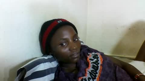 Snapshot of sexyneedle22 chatting on 02.25.25 VIVIAN online show from 02.25.25