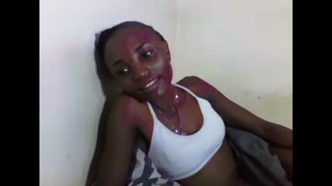 Snapshot of sexyneedle22 chatting on 03.09.25 VIVIAN online show from 03.09.25