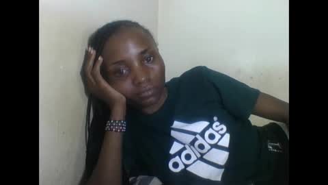 Snapshot of sexyneedle22 chatting on 03.10.25 VIVIAN online show from 03.10.25