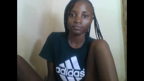 Snapshot of sexyneedle22 chatting on 03.12.25 VIVIAN online show from 03.12.25