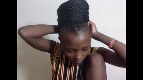 Snapshot of sexyneedle22 chatting on 10.30.25 VIVIAN online show from 10.30.25