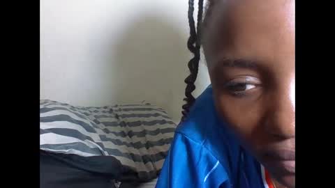 Snapshot of sexyneedle22 chatting on 12.02.25 VIVIAN online show from 12.02.25