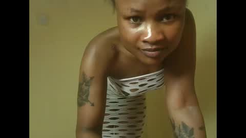 queenivy online show from 10.28.25