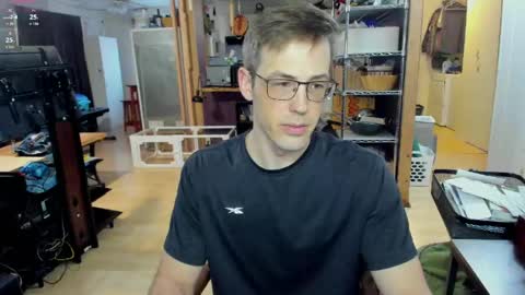 Snapshot of sexyscott26 chatting on 04.15.26 Scott online show from 04.15.26