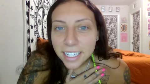 Snapshot of sexytatslut369 chatting on 06.20.26 sexytatslut369 online show from 06.20.26