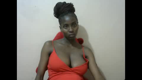 Snapshot of sexytinyy chatting on 05.26.26 maria online show from 05.26.26
