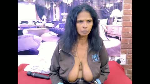 Snapshot of sexyva4u2luv chatting on 07.02.26 sexyva4u2luv online show from 07.02.26