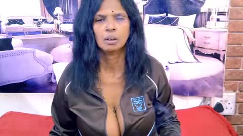 Snapshot of sexyva4u2luv chatting on 07.02.26 sexyva4u2luv online show from 07.02.26