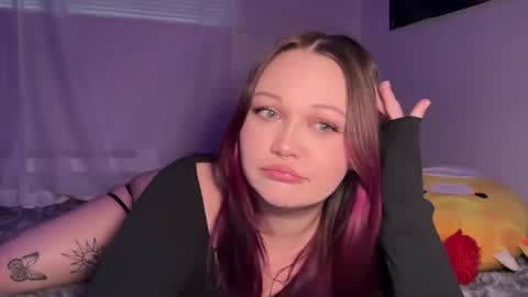 Snapshot of sexywithsaint chatting on 10.22.25 Saint online show from 10.22.25