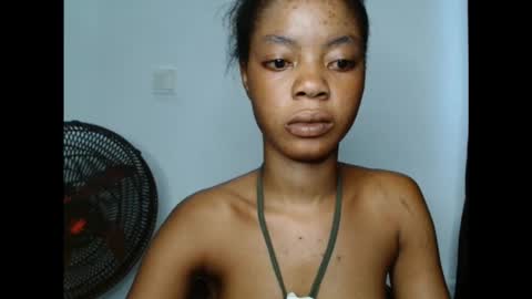 Snapshot of sexyxpeach chatting on 10.20.25 sexyxpeach online show from 10.20.25