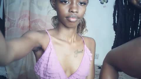 Snapshot of sexyzuriel chatting on 04.02.26 sexyzuriel online show from 04.02.26