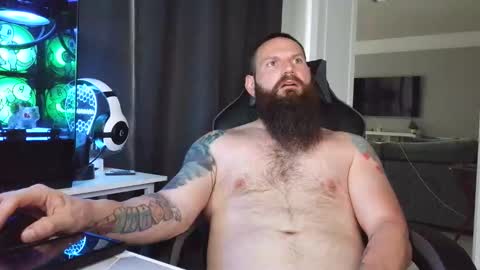 Snapshot of sflmarriedguy chatting on 04.17.26 SouthFloridaStr8guy online show from 04.17.26