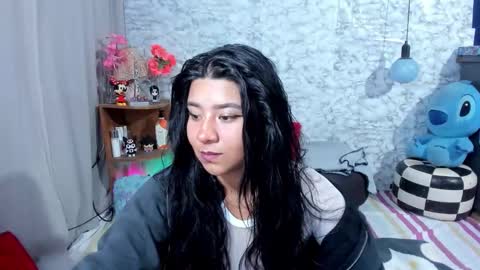 Snapshot of shaden_1 chatting on 09.12.25 Liz online show from 09.12.25