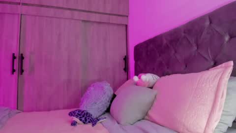 Shaina Vasquez online show from 06.01.26