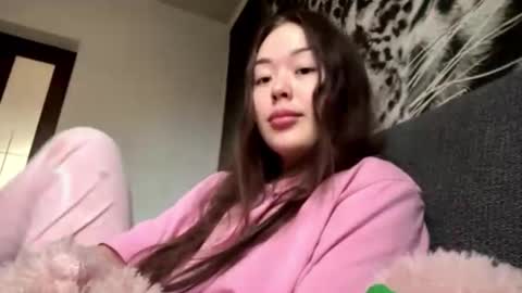 Snapshot of shakitaconnett chatting on 11.26.25 Hana online show from 11.26.25