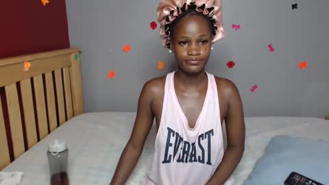 Snapshot of shakkiecam chatting on 03.03.25 Shaky online show from 03.03.25