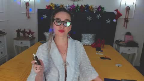 Svetlana ...........help me get 100 reactions before the end of the year Thumb up if you like me I appreciate it and thank you online show from 12.26.24