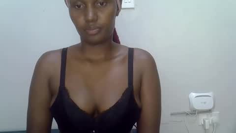 Snapshot of shanizzz chatting on 05.19.26 shanizz online show from 05.19.26