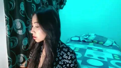 Snapshot of shantal_101 chatting on 12.02.25 shantal_101 online show from 12.02.25