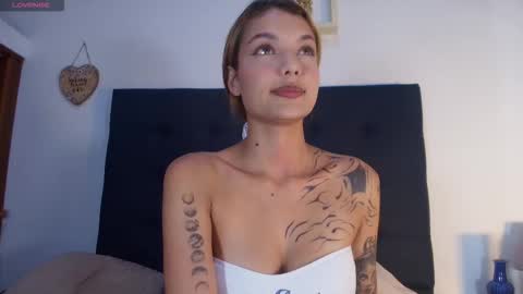 shantallvegga1 online show from 12.19.25