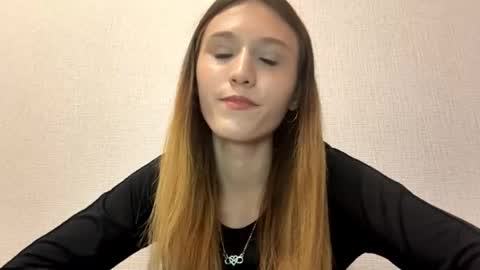 Snapshot of shareecacciatore chatting on 04.16.26 Kira online show from 04.16.26