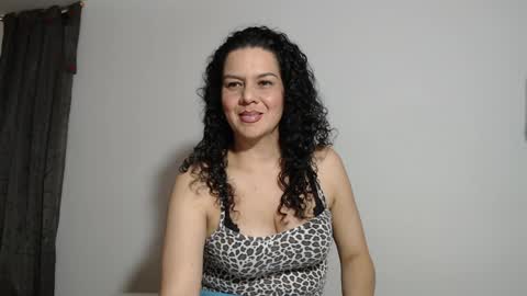 Snapshot of sharickleon11 chatting on 01.27.25 sharickleon11 online show from 01.27.25