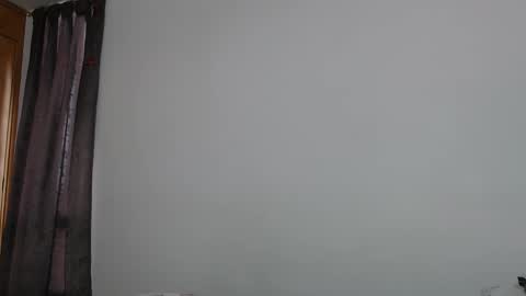 Snapshot of sharickleon11 chatting on 02.17.25 sharickleon11 online show from 02.17.25