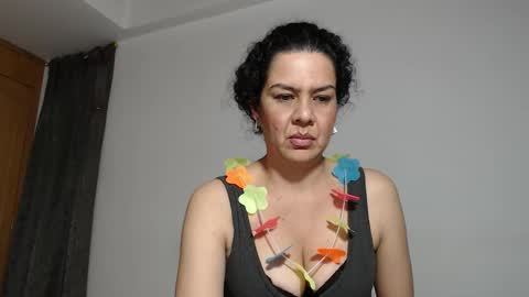 Snapshot of sharickleon11 chatting on 10.16.25 sharickleon11 online show from 10.16.25