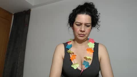 Snapshot of sharickleon11 chatting on 10.17.25 sharickleon11 online show from 10.17.25