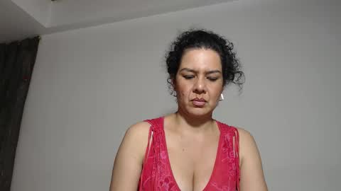 Snapshot of sharickleon11 chatting on 10.21.25 sharickleon11 online show from 10.21.25