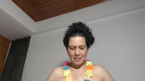 Snapshot of sharickleon11 chatting on 10.22.25 sharickleon11 online show from 10.22.25