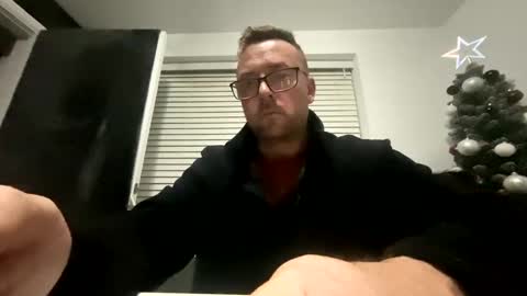 Snapshot of sharksboy16 chatting on 12.30.24 Sharksboy online show from 12.30.24