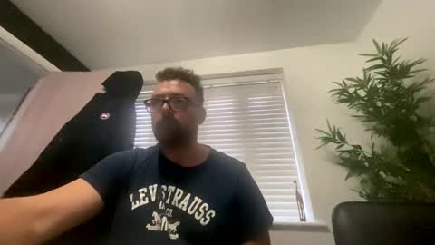 Snapshot of sharksboy16 chatting on 02.22.25 Sharksboy online show from 02.22.25