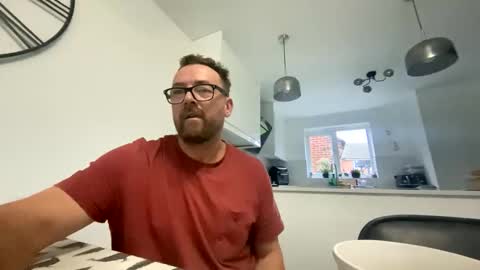 Snapshot of sharksboy16 chatting on 11.22.25 Sharksboy online show from 11.22.25