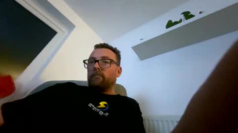 Snapshot of sharksboy16 chatting on 02.25.26 Sharksboy online show from 02.25.26