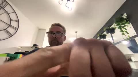 Snapshot of sharksboy16 chatting on 02.27.26 Sharksboy online show from 02.27.26