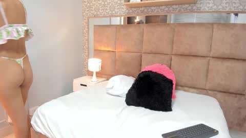 Snapshot of sharlottedoll chatting on 03.05.26 SHARLOTTE online show from 03.05.26